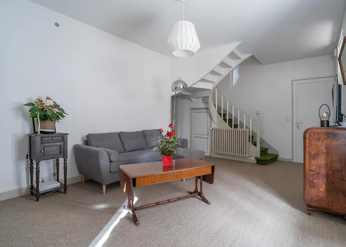 Сasa de vacaciones Maison De Avec Jardin 