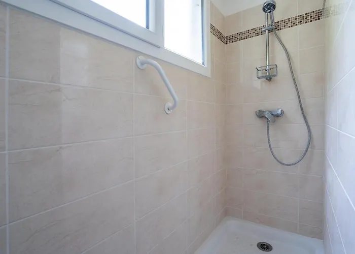 Сasa de vacaciones Maison De Avec Jardin 